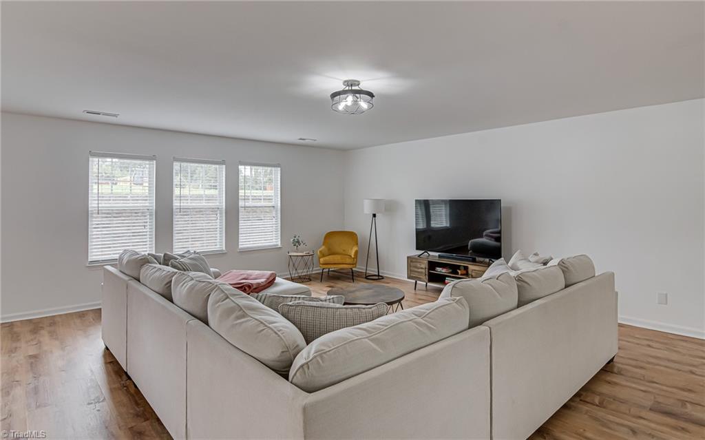 property viewer photo 7