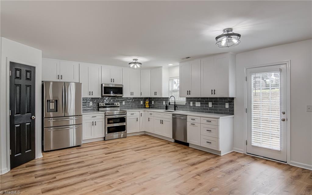 property viewer photo 9