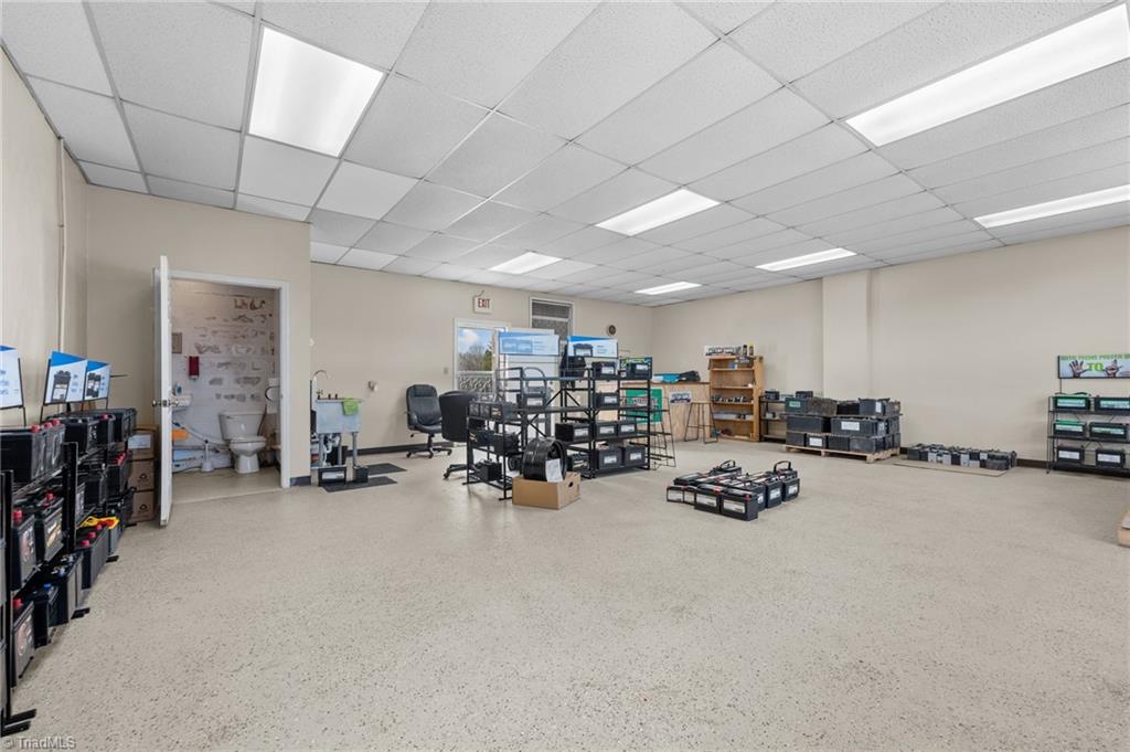 main property photo 14
