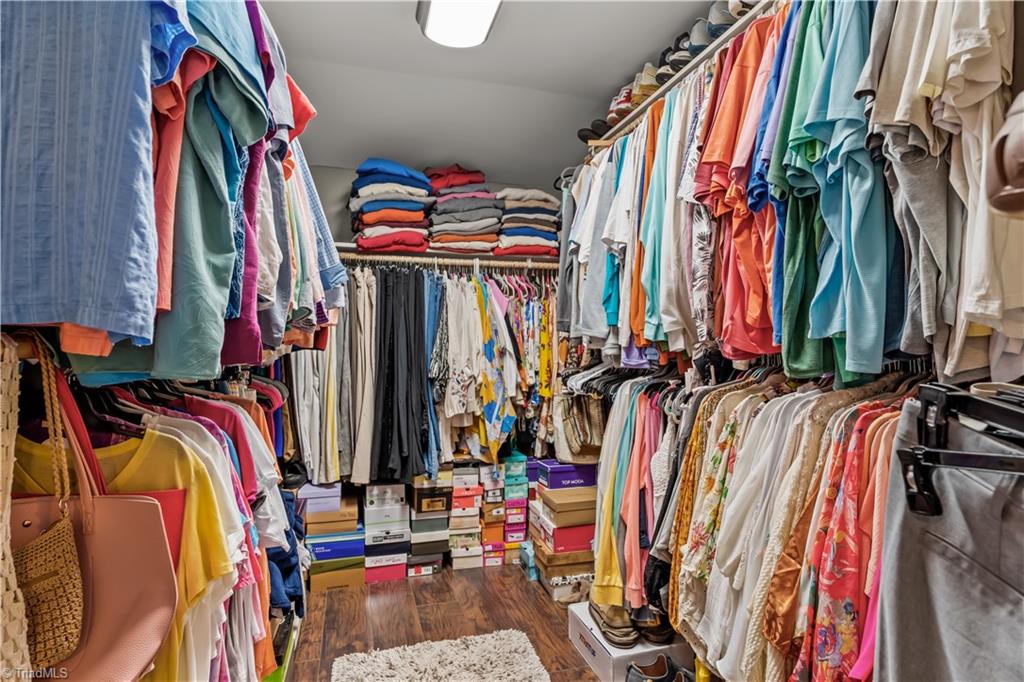 property viewer photo 22