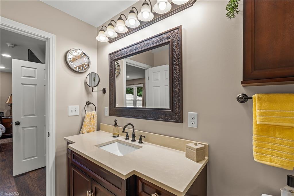 property viewer photo 24