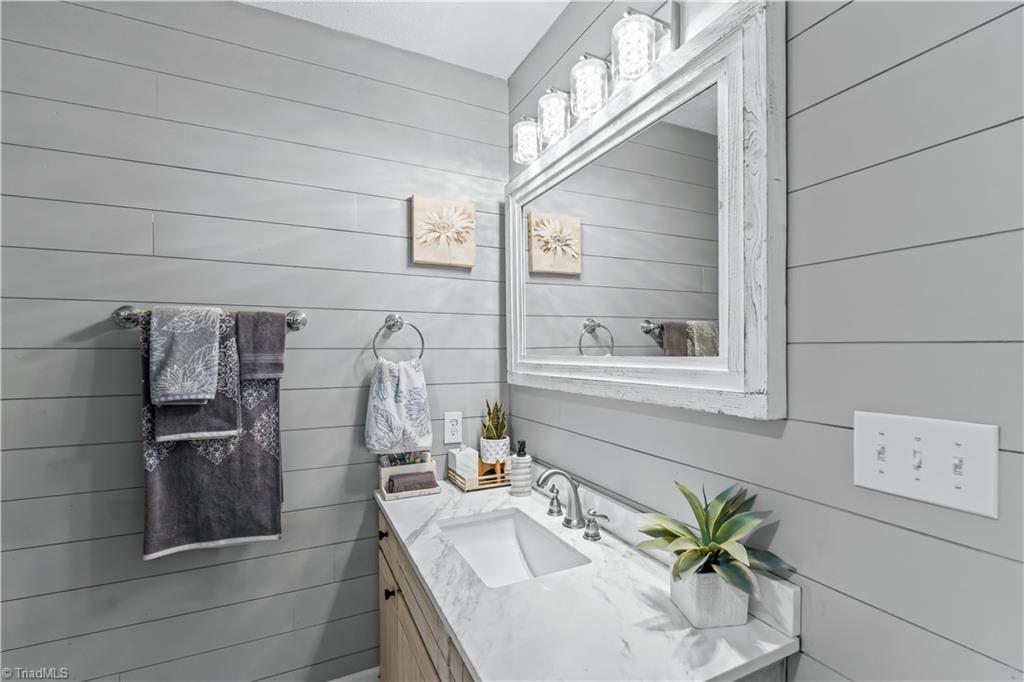 property viewer photo 28
