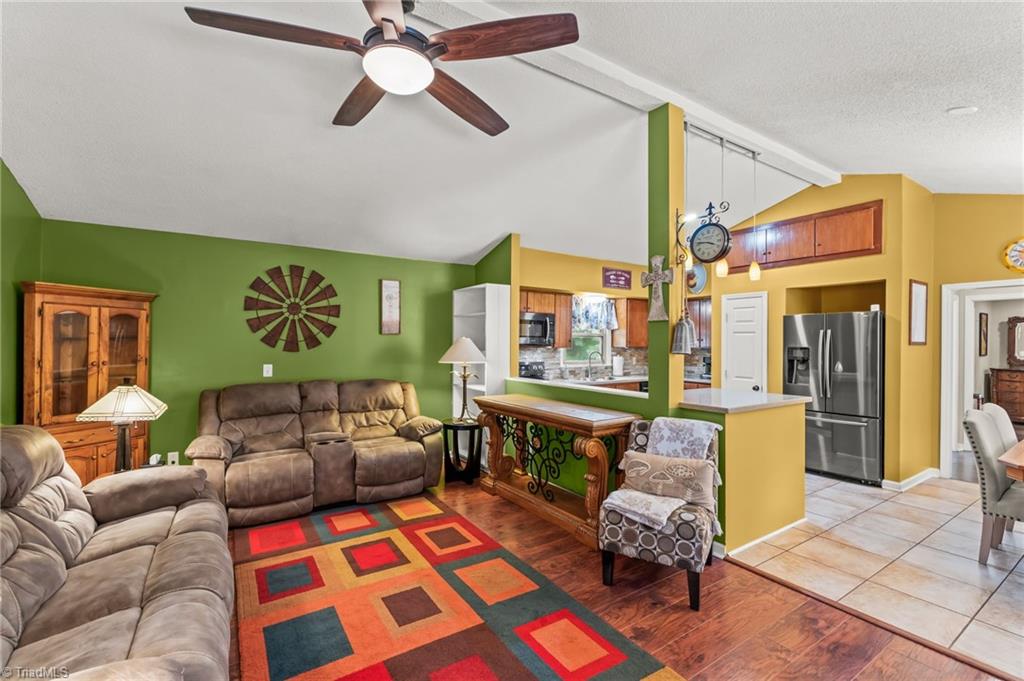 property viewer photo 3