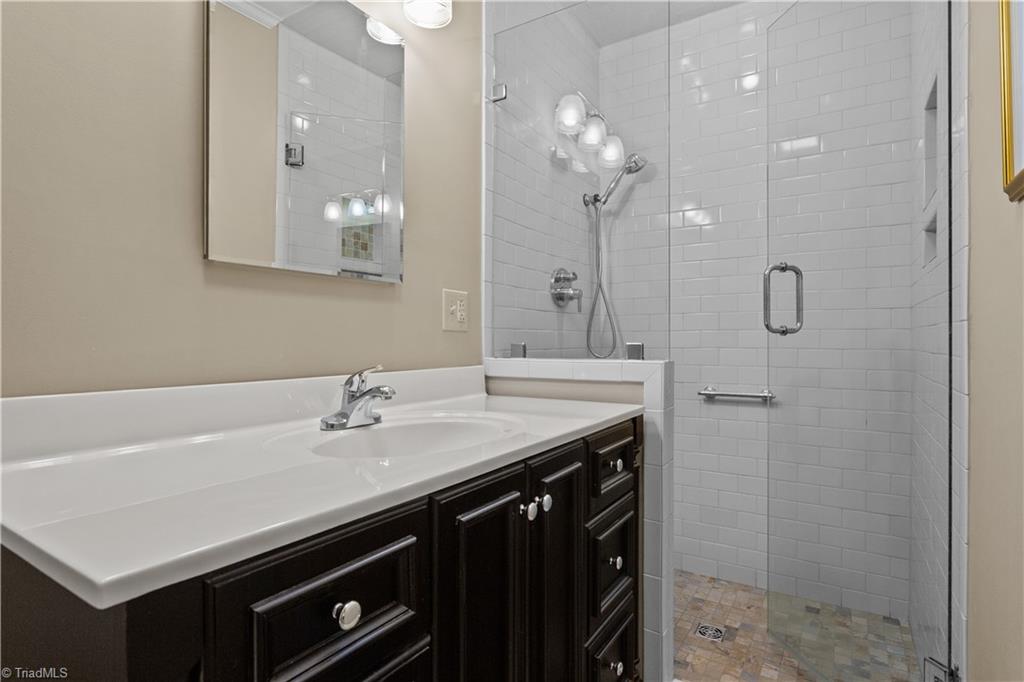property viewer photo 23