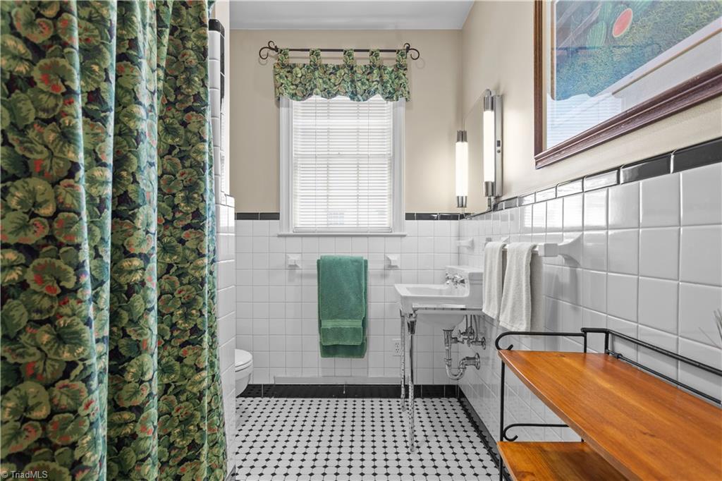 property viewer photo 26