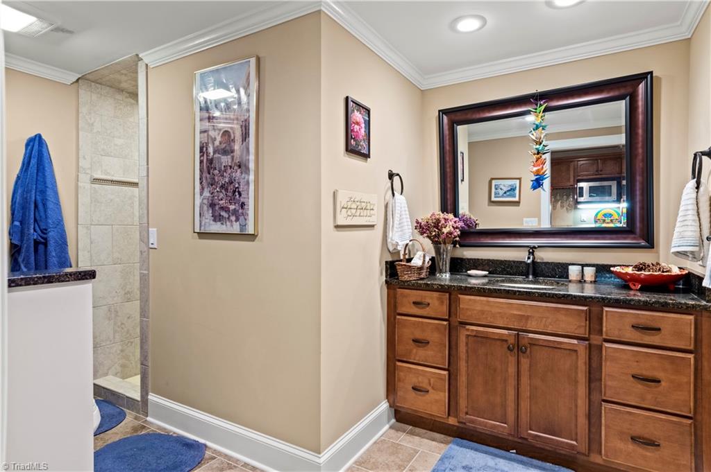 property viewer photo 35