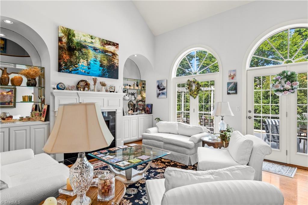 property viewer photo 4