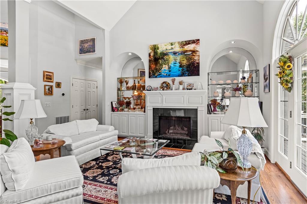 property viewer photo 5