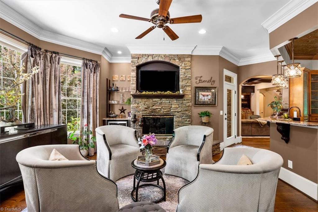 property viewer photo 16