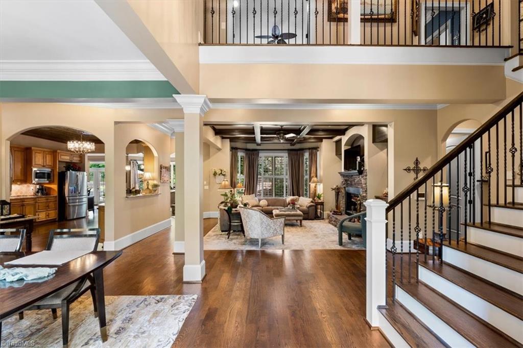 property viewer photo 2