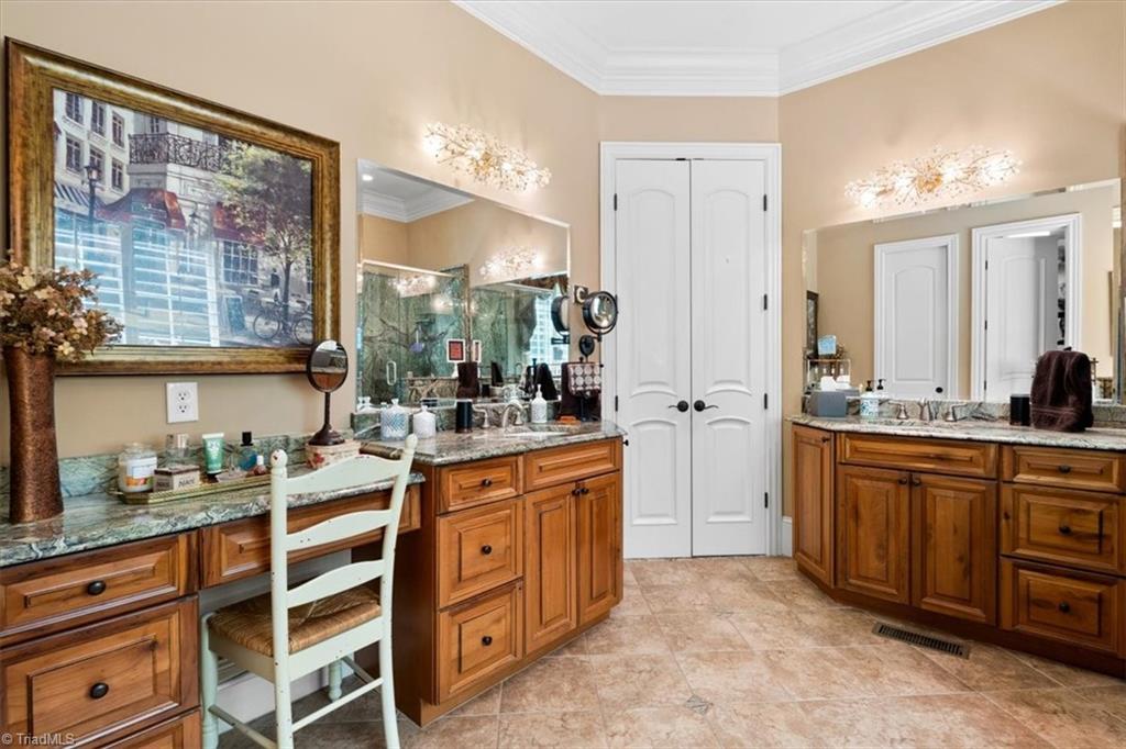 property viewer photo 24