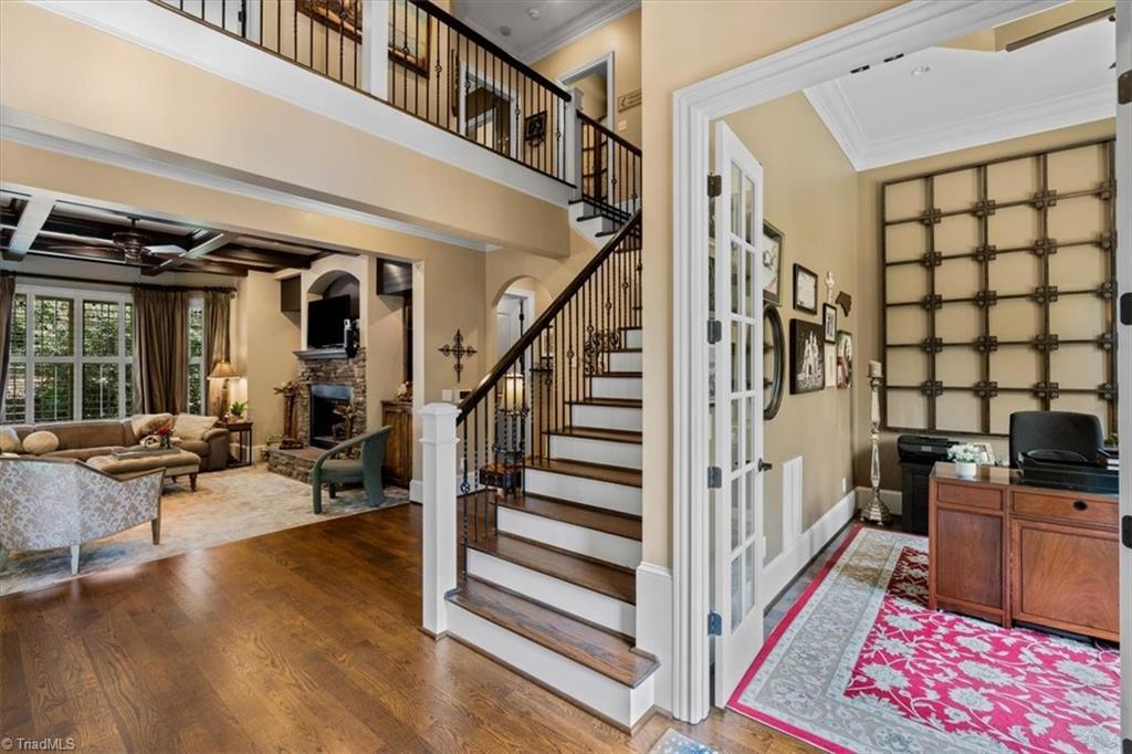property viewer photo 3