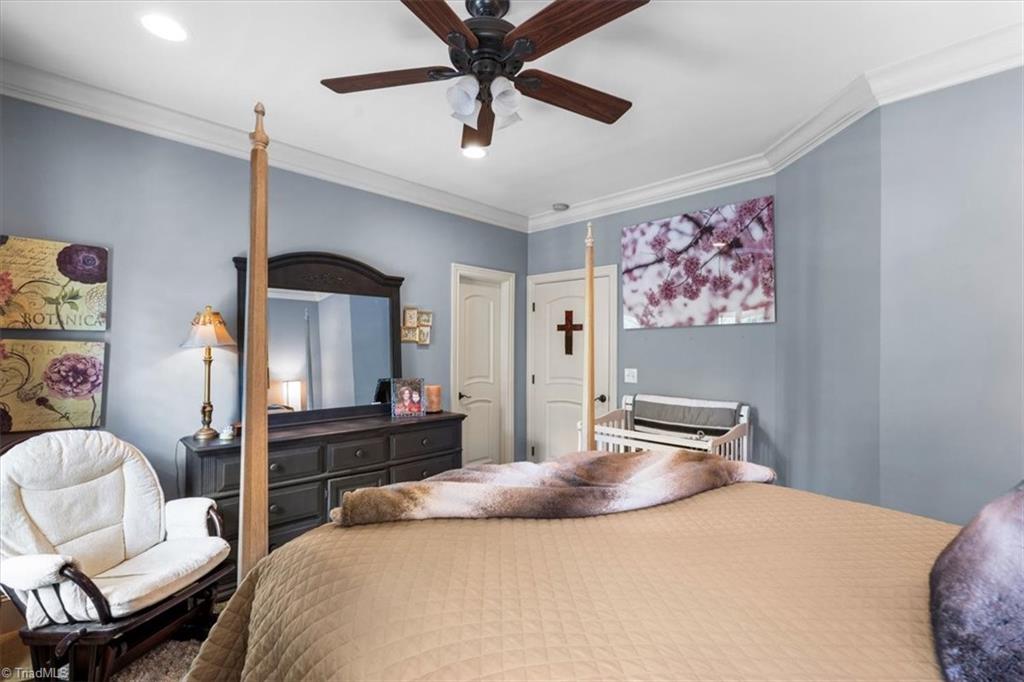 property viewer photo 36