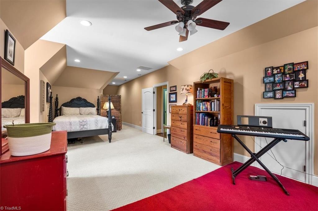 property viewer photo 38