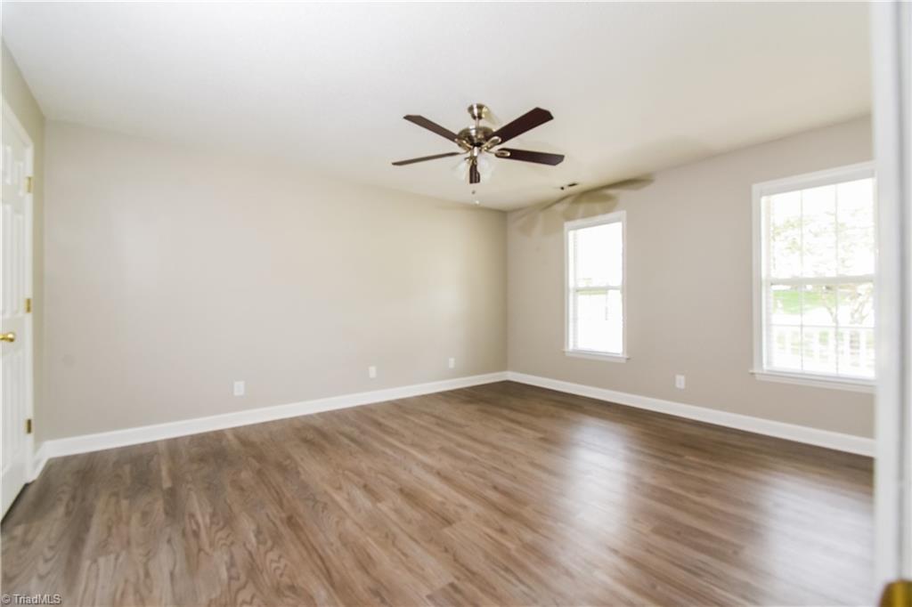 property viewer photo 9