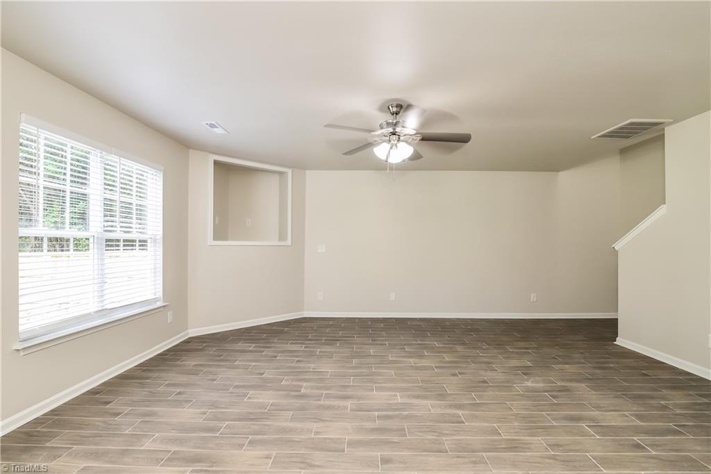 property viewer photo 3
