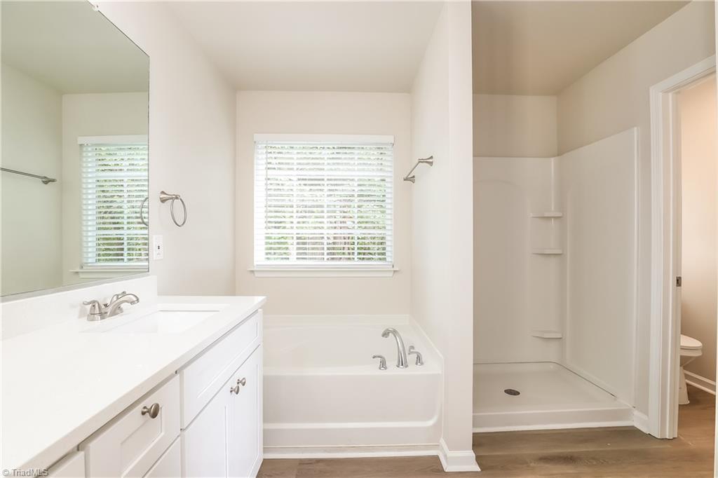property viewer photo 9