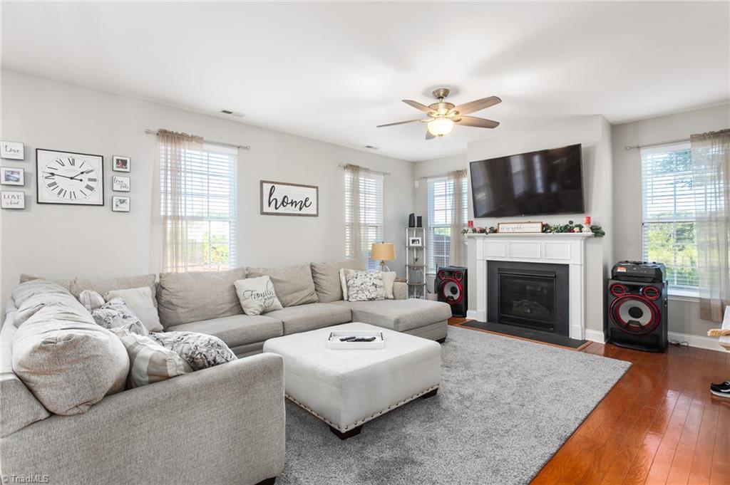 property viewer photo 13