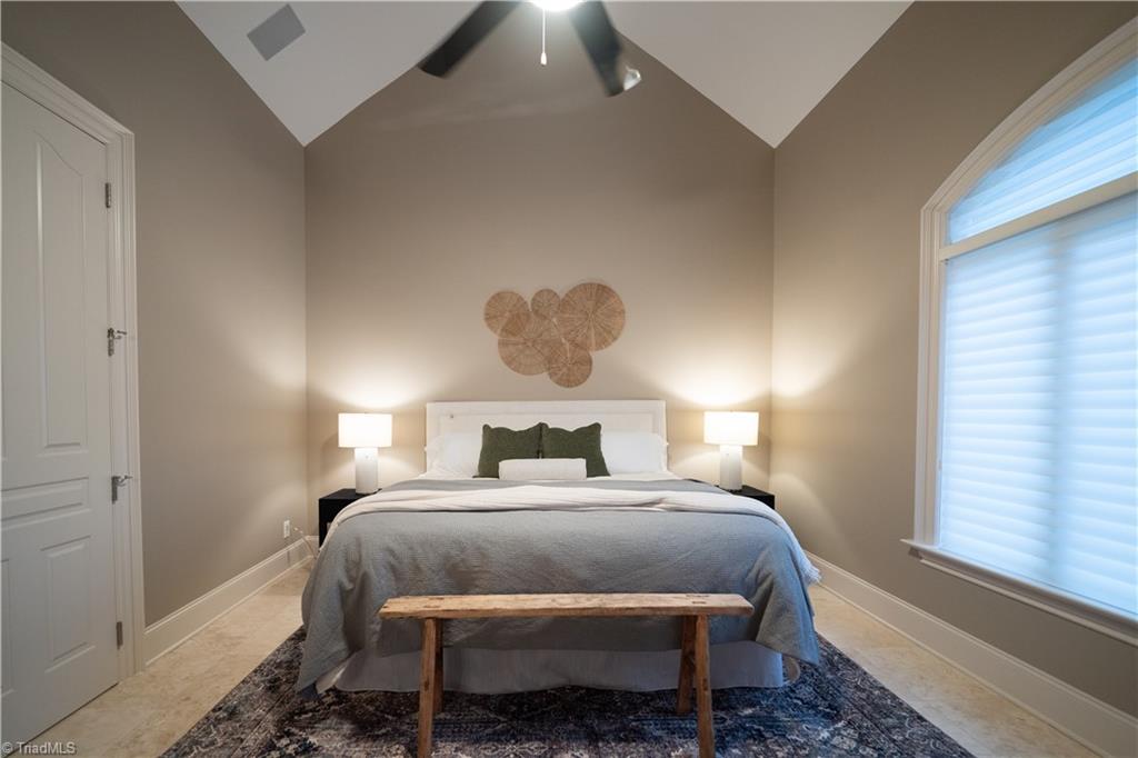 property viewer photo 26