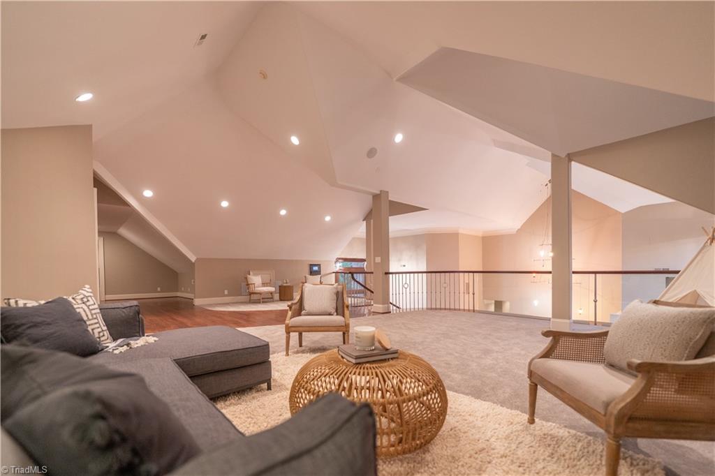 property viewer photo 30