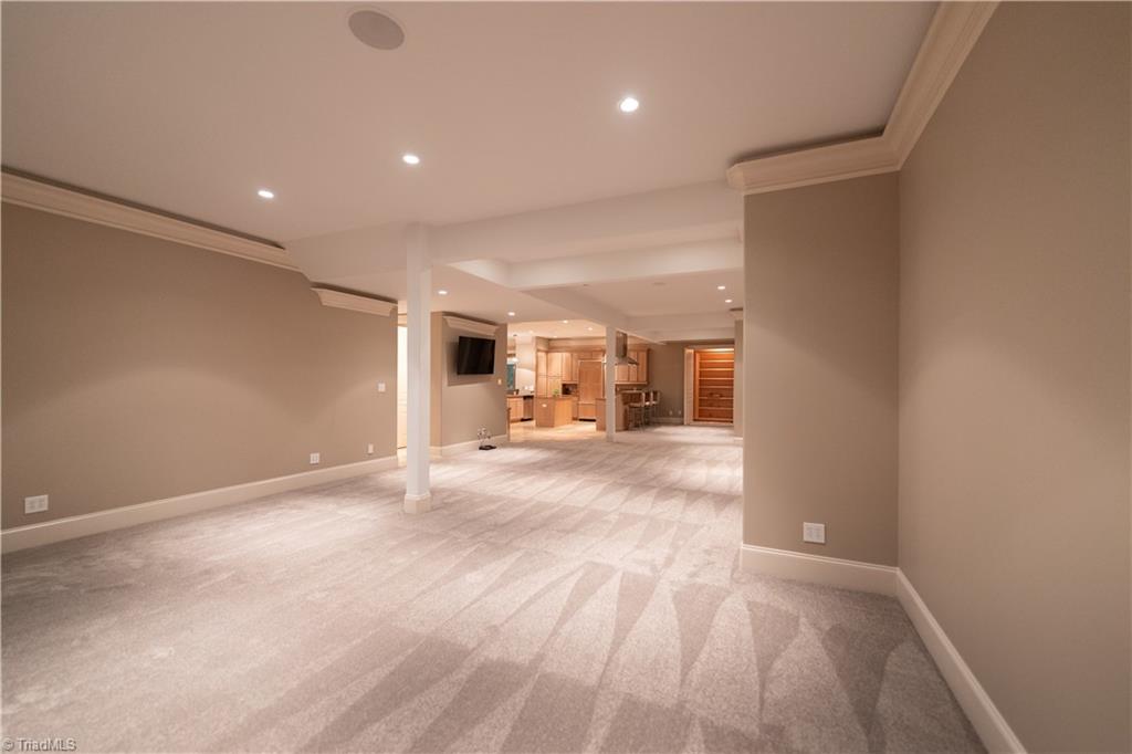 property viewer photo 35