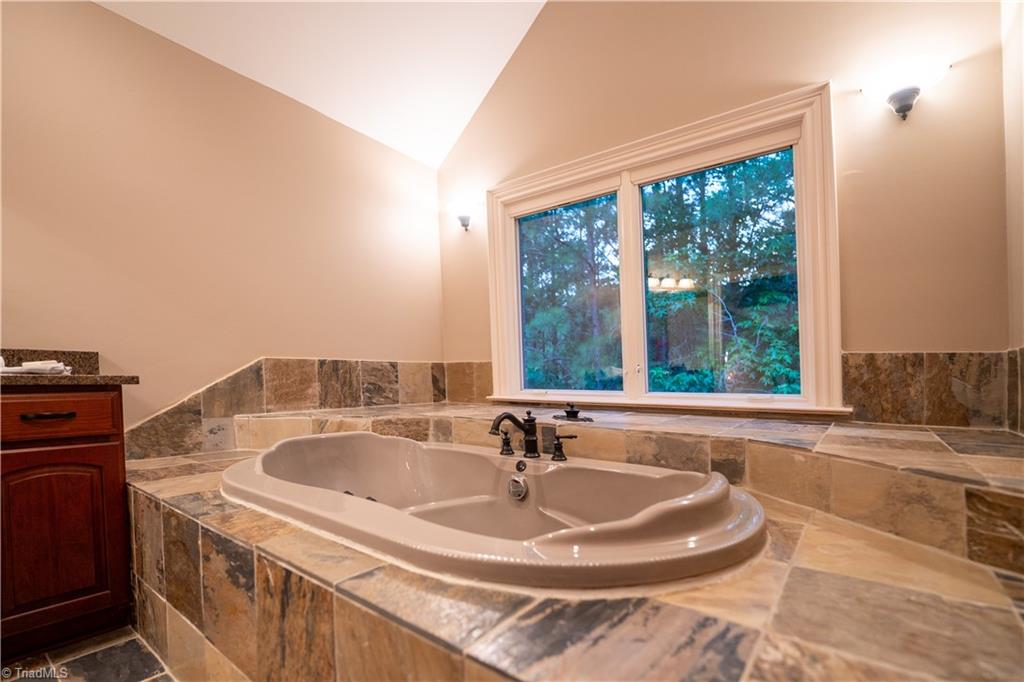 property viewer photo 39