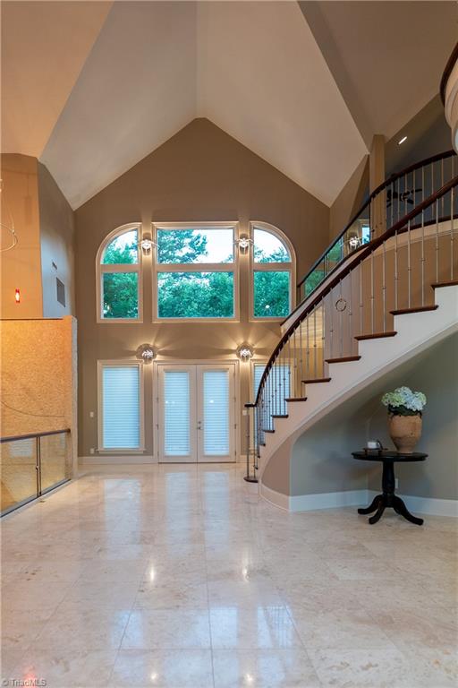 property viewer photo 6