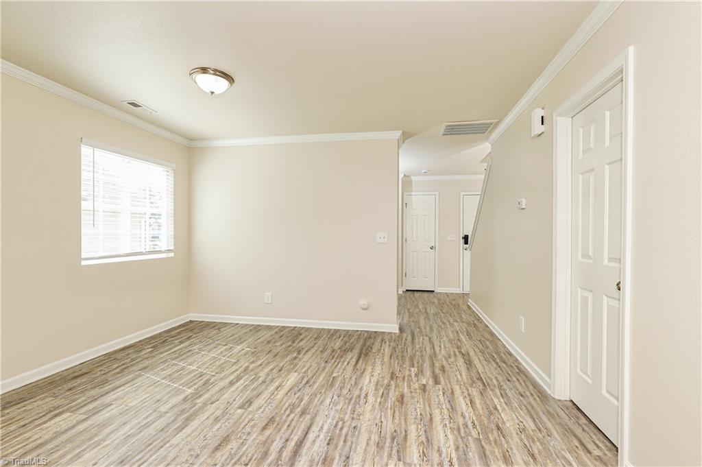 property viewer photo 12