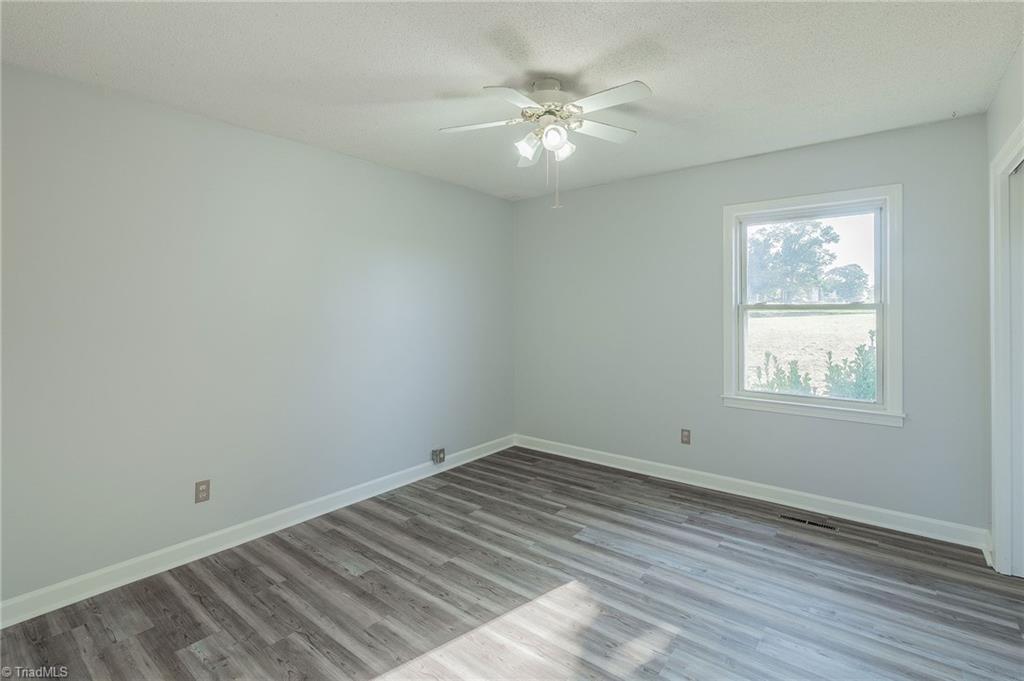 property viewer photo 13