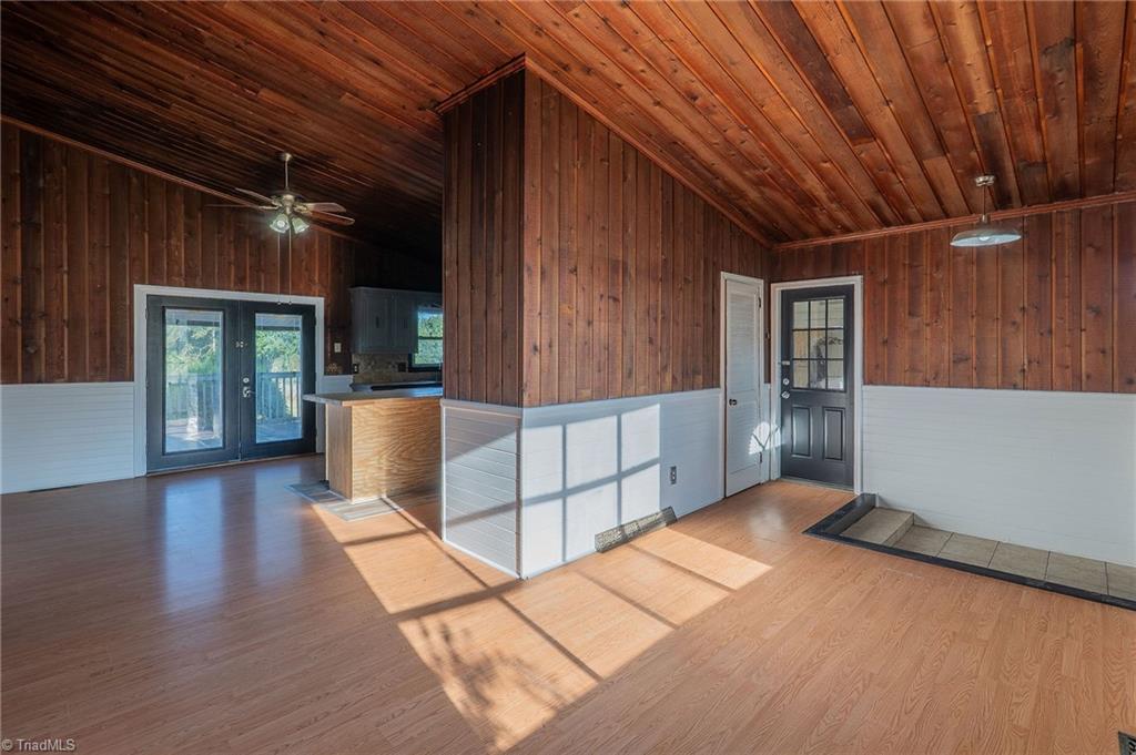 property viewer photo 7