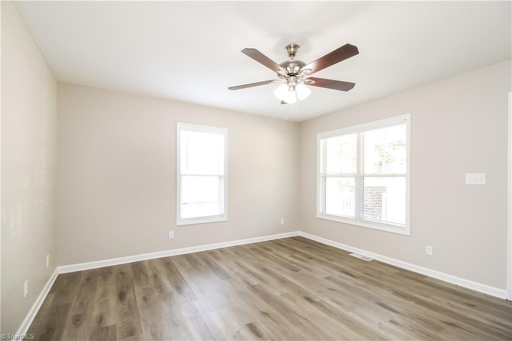 property viewer photo 2
