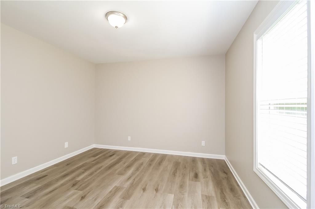 property viewer photo 7