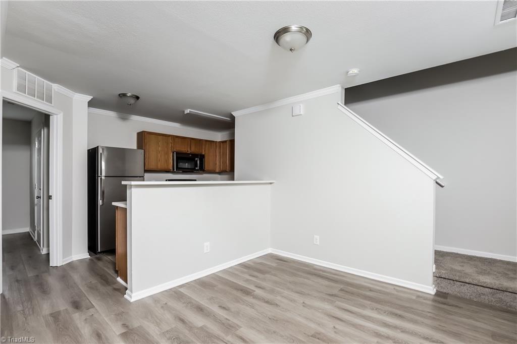 property viewer photo 3