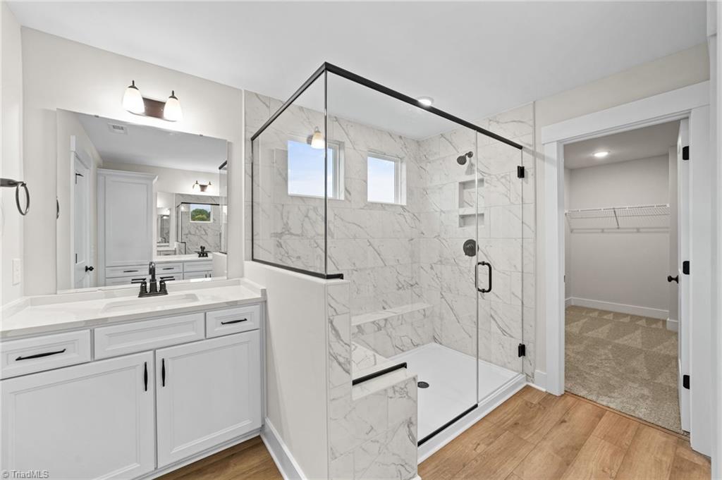 property viewer photo 31
