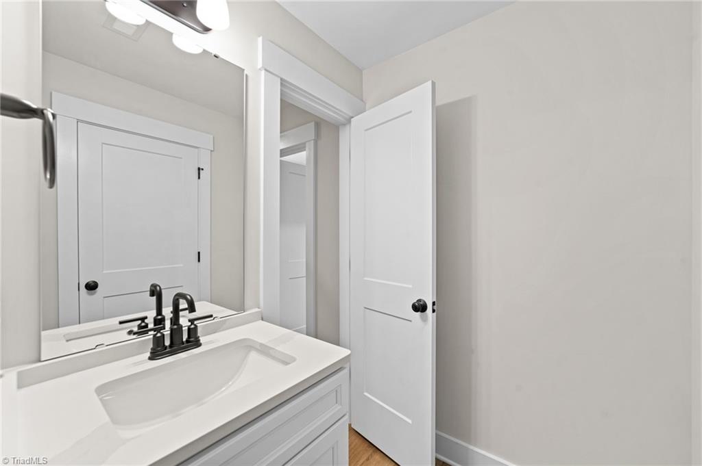 property viewer photo 38