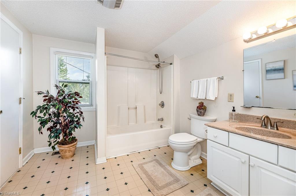 property viewer photo 8