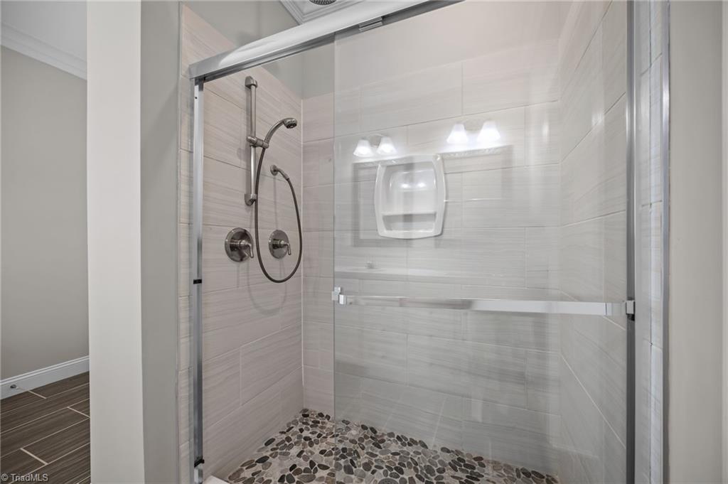 property viewer photo 25