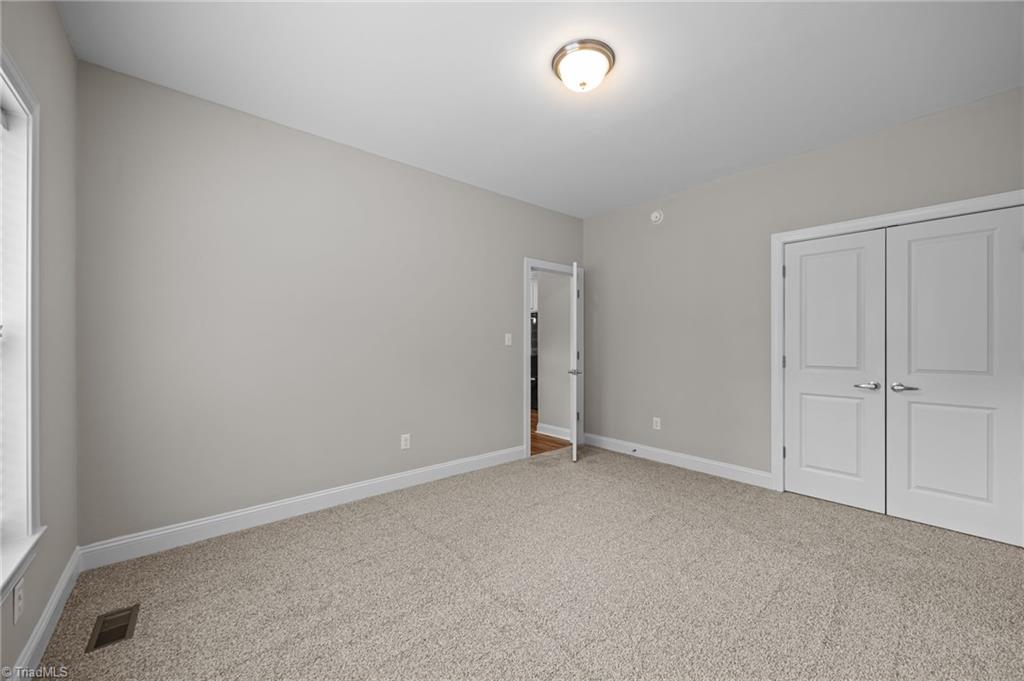 property viewer photo 33