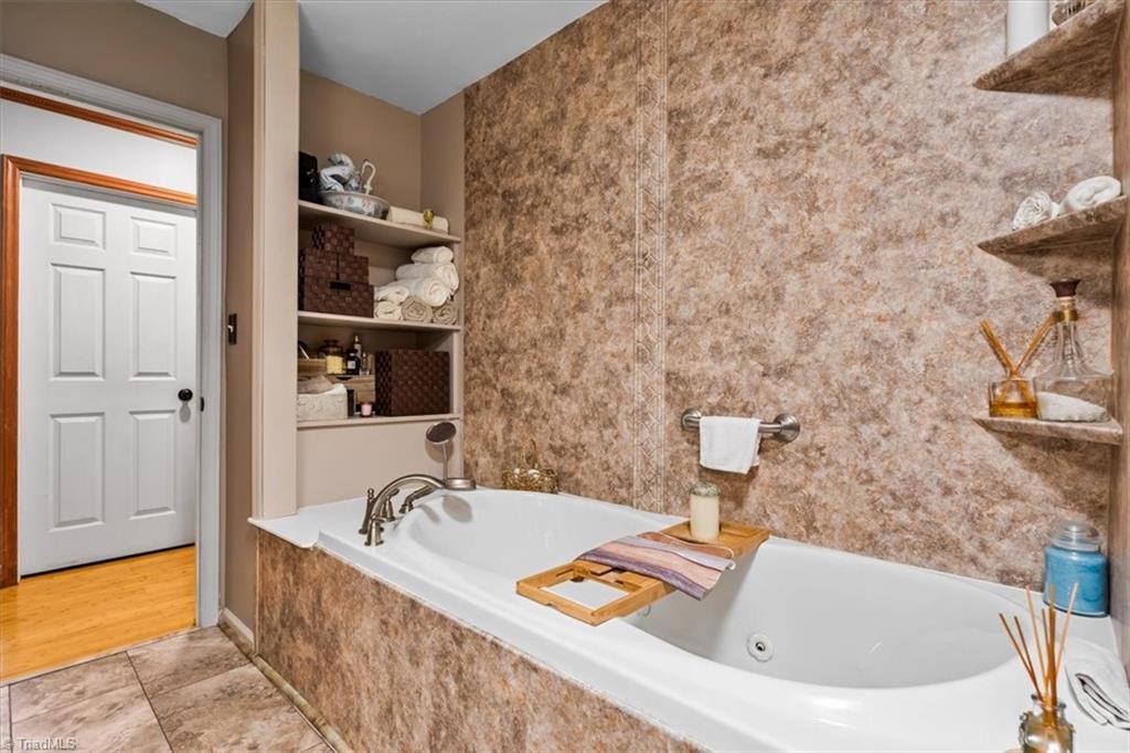 property viewer photo 20
