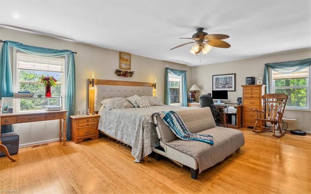 property viewer photo 25