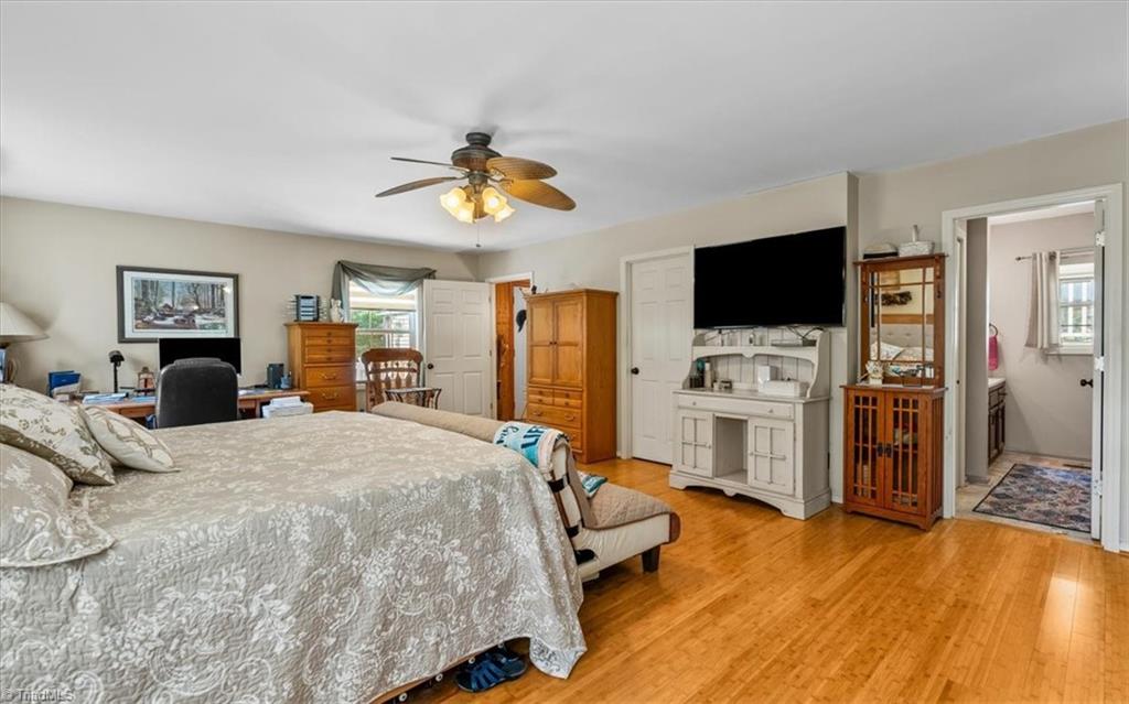 property viewer photo 26