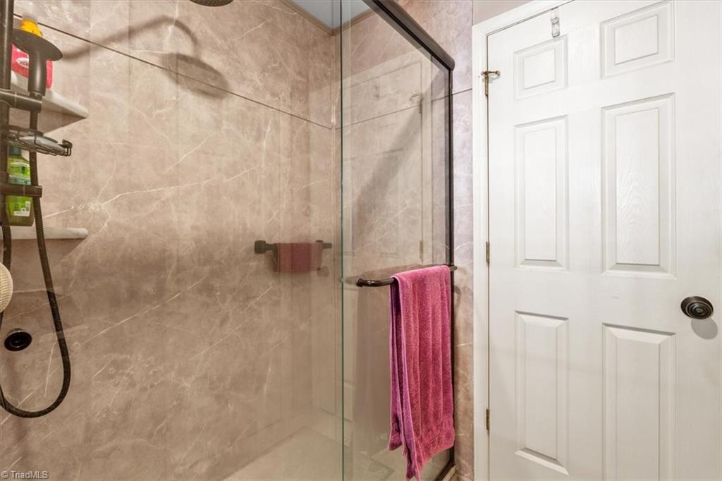 property viewer photo 28
