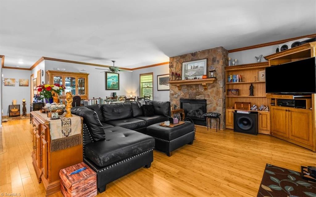 property viewer photo 3