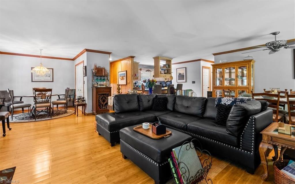 property viewer photo 4