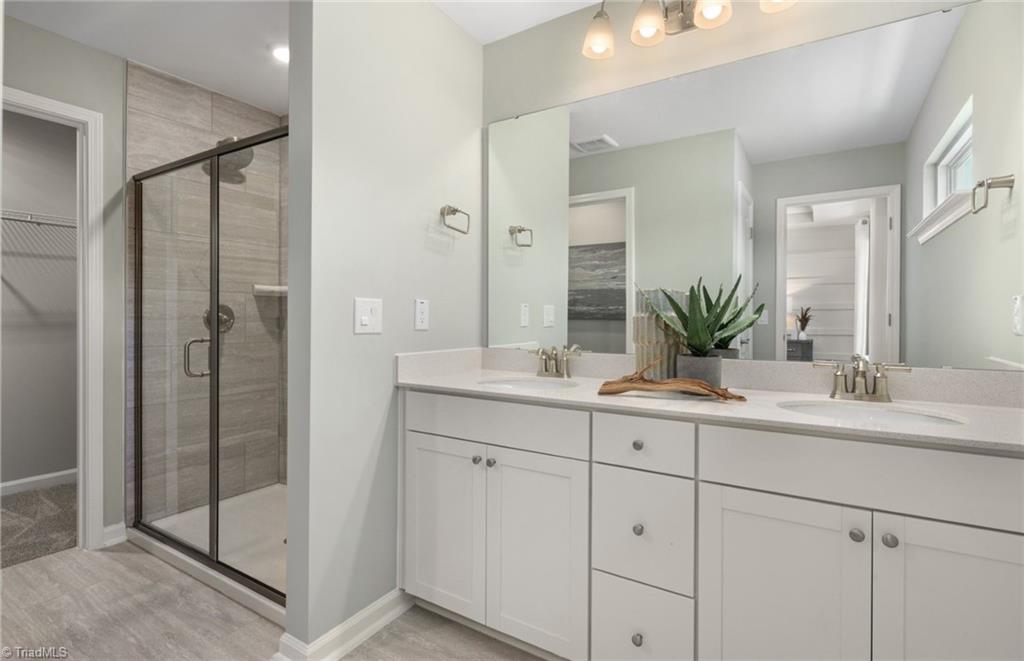 property viewer photo 13