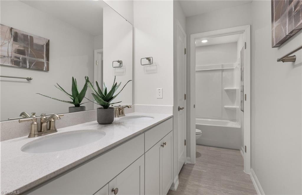 property viewer photo 15