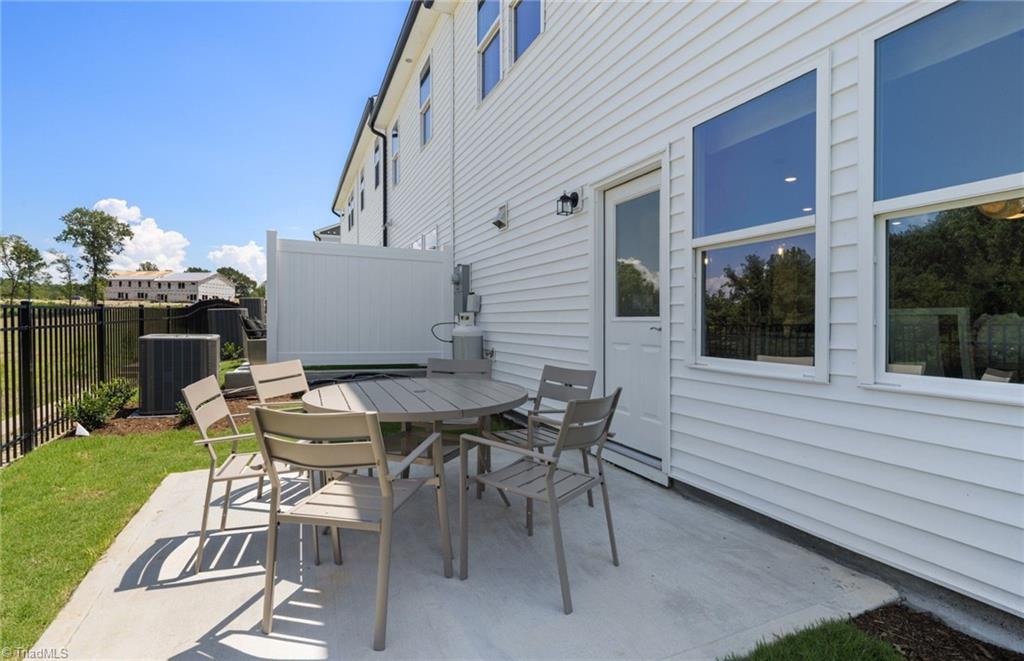 property viewer photo 18