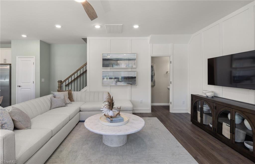 property viewer photo 4