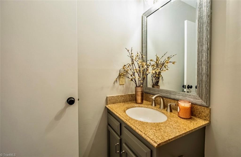 property viewer photo 9