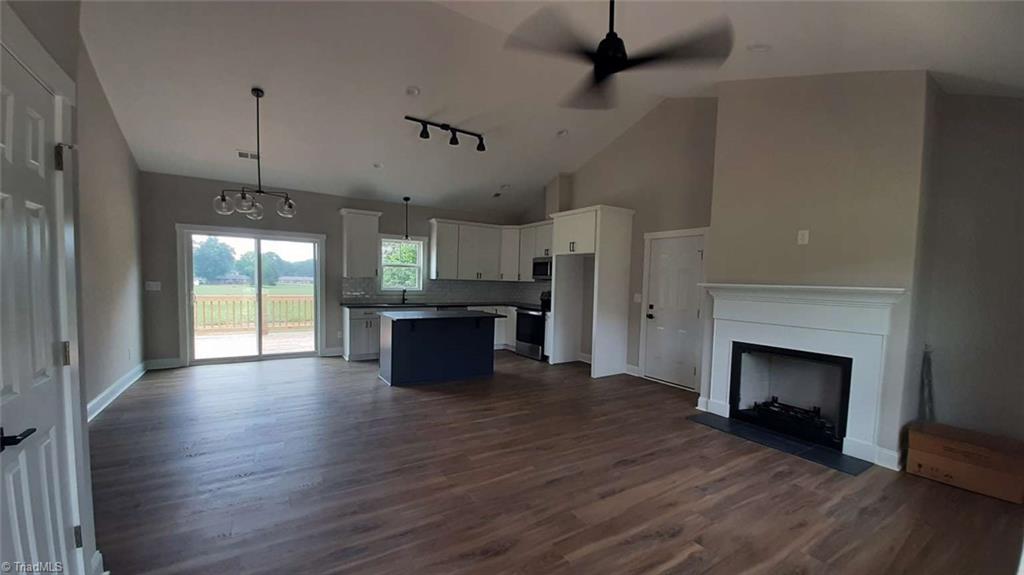 property viewer photo 6